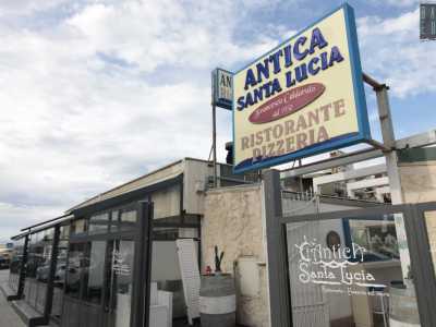 L�Antica Santa Lucia�,  che sull�insegna riporta ancora l�originario anno di fondazione del 1950, � gestito oggi da Francesca, figlia del fondatore Francesco morto prematuramente nel 1995